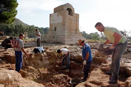 Arqueólogos trabajando en Villajoyosa