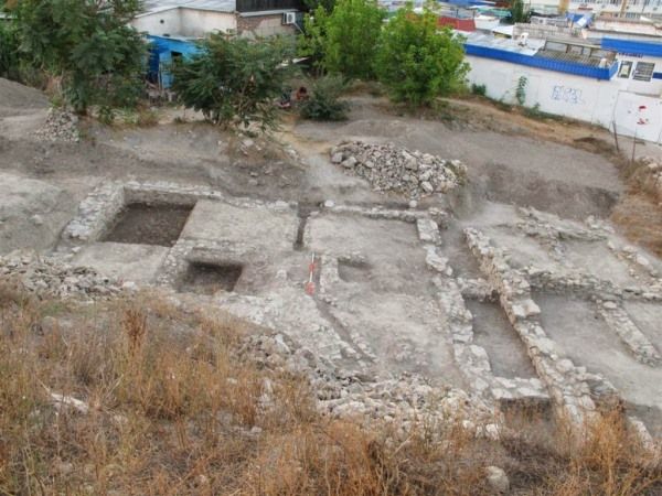 tumba general romano crimea