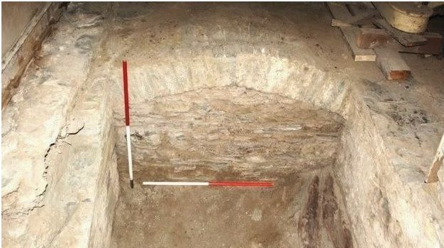 La nueva entrada encontrada leva al sótano del Castillo de Cardigan