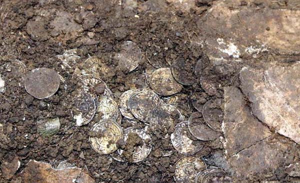 Más de 5.000 monedas medievales han sido encontradas en Inglaterra.