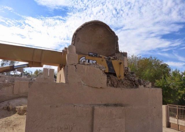 Una grúa daña gravemente una tumba de la era fatimí en Egipto