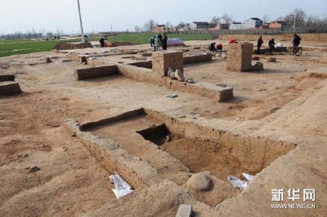 Arqueólogos trabajan en el yacimiento de Shaanxi