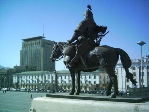 ¿Cuántos asiáticos descienden directamente de Gengis Khan?