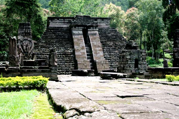 Templo de Sukuh, en Java.