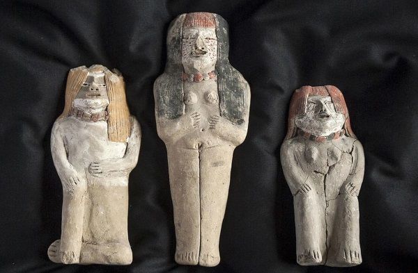 Estatuas de la civilización Caral encontradas en Perú.