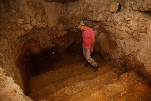 Baños de 2.000 años de antigüedad han sido encontrados bajo el salón de una casa privada en Jerusalén.