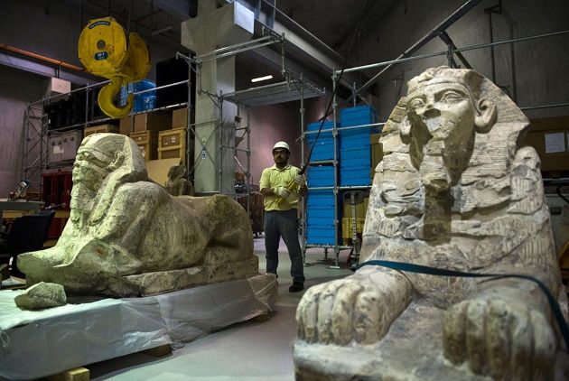 Expertos comienzan a preparar el traslado de objetos del Museo de El Cairo al nuevo, que estará abierto al público en el 2022. Crédito: Art Daily.
