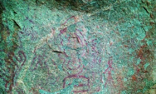 Pinturas prehistóricas fueron halladas en una roca en India.