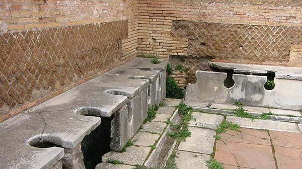 Aseos públicos romanos
