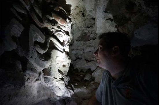 Tumba real maya de El Zotz. Crédito: University of Southern California