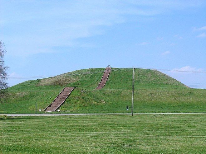 Famoso túmulo de Cahokia, yacimiento amerindio en EEUU.