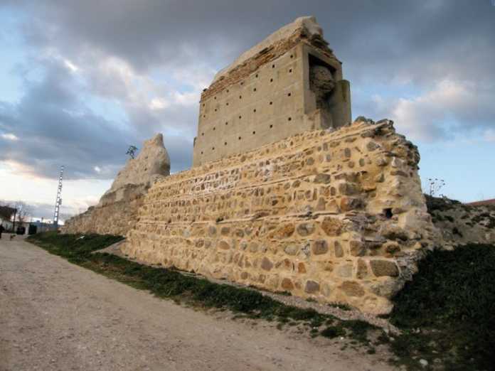 muralla medieval talamanca de jarama