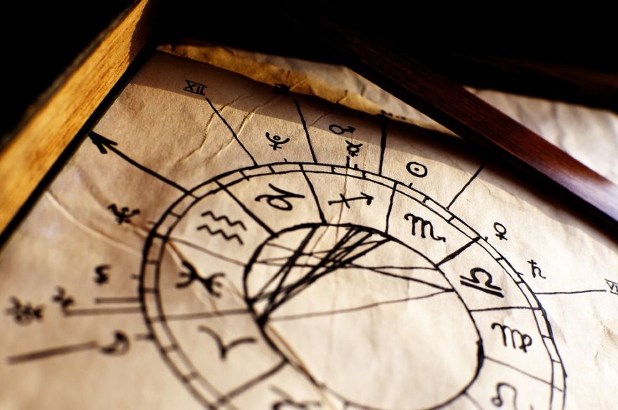 historia del horoscopo breve