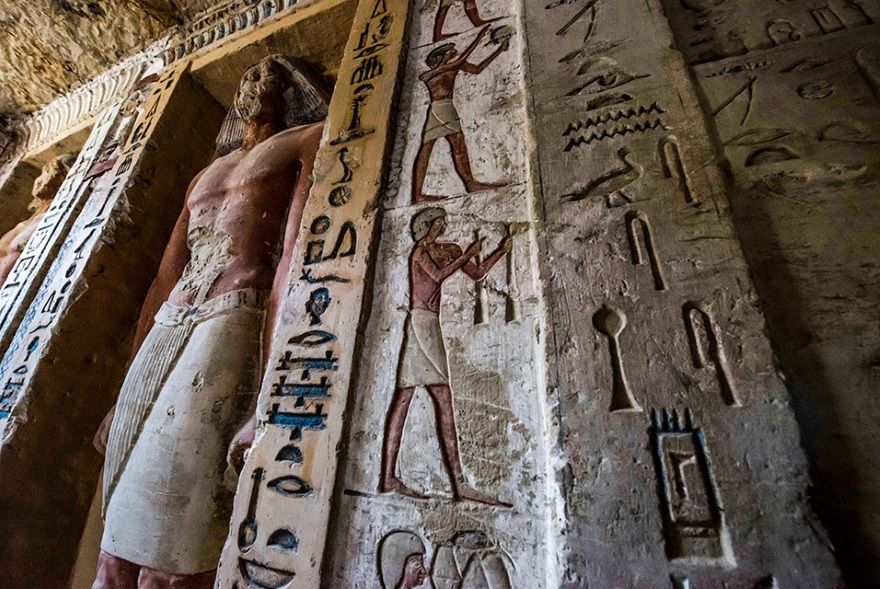 detalles tumba sacerdote egipto