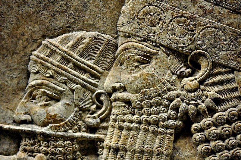 biografia asurbanipal rey asirio