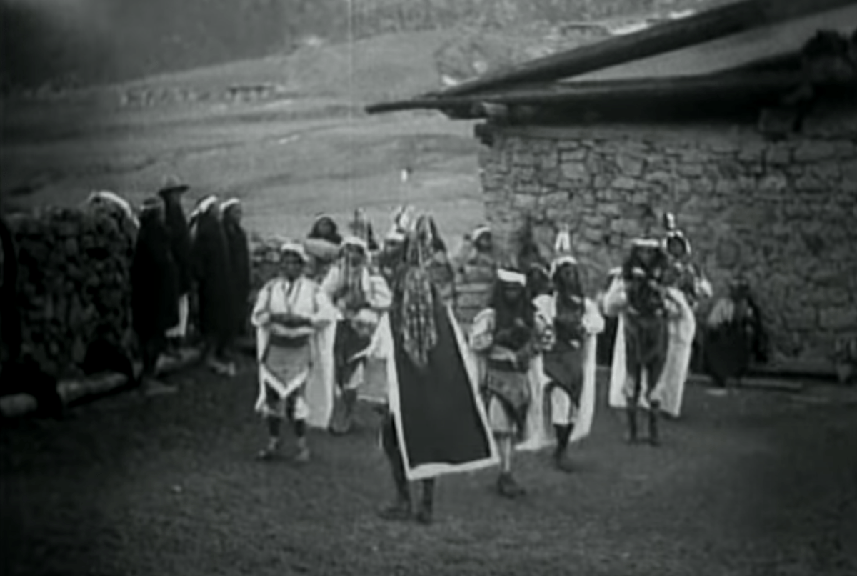 Taraumaras y huicholes en una filmación de 1930
