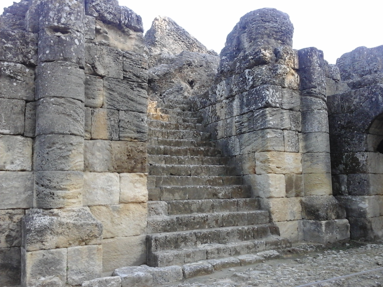 Escalera monumental del anfiteatro de Itálica