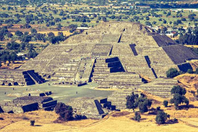 piramide luna teotihuacan