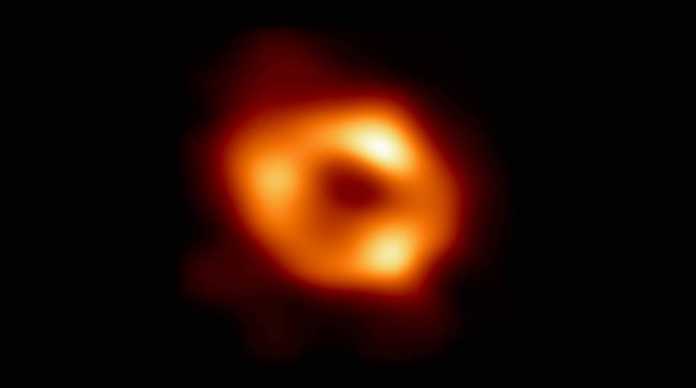 primera imagen agujero negro galaxia