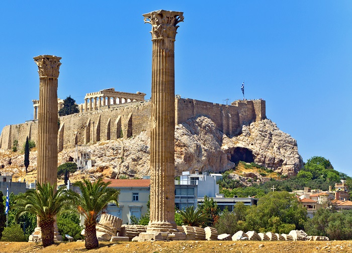 Templo-de-Zeus-Olimpico-y-la-Acropolis-en-Atenas-Grecia