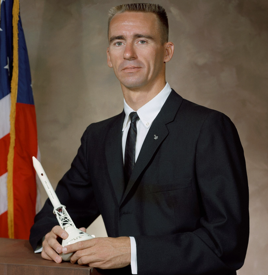 astronauta Walter Cunningham apolo 7