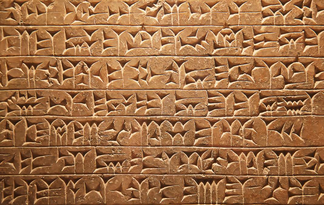 IA creada para traducir escritura cuneiforme.