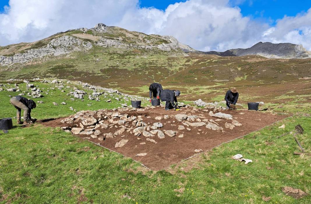 Excavaciones en Fuentes del Sil para estudiar el impacto del pastoreo.