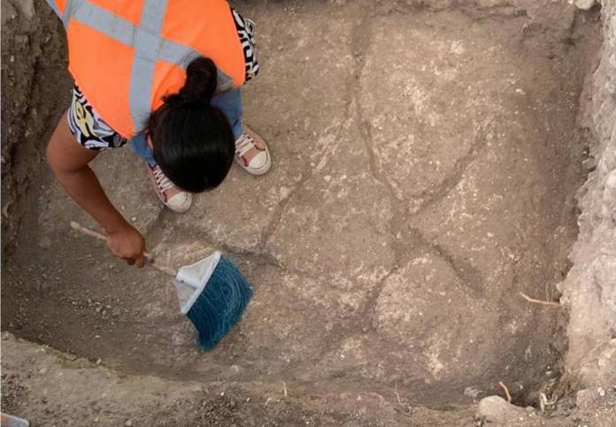Enterramiento en zona arqueológica El Tigre de una persona con anillo de jade.