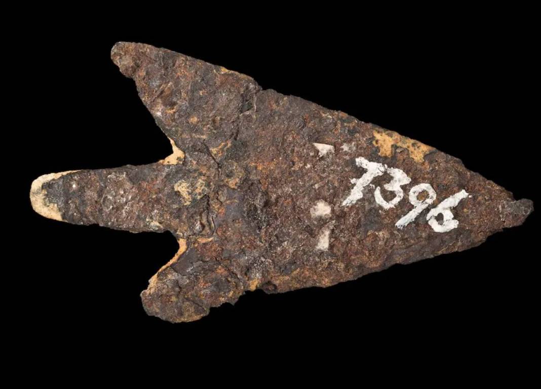 Flecha de hierro hallada en Suiza fue hecha con un meteorito.