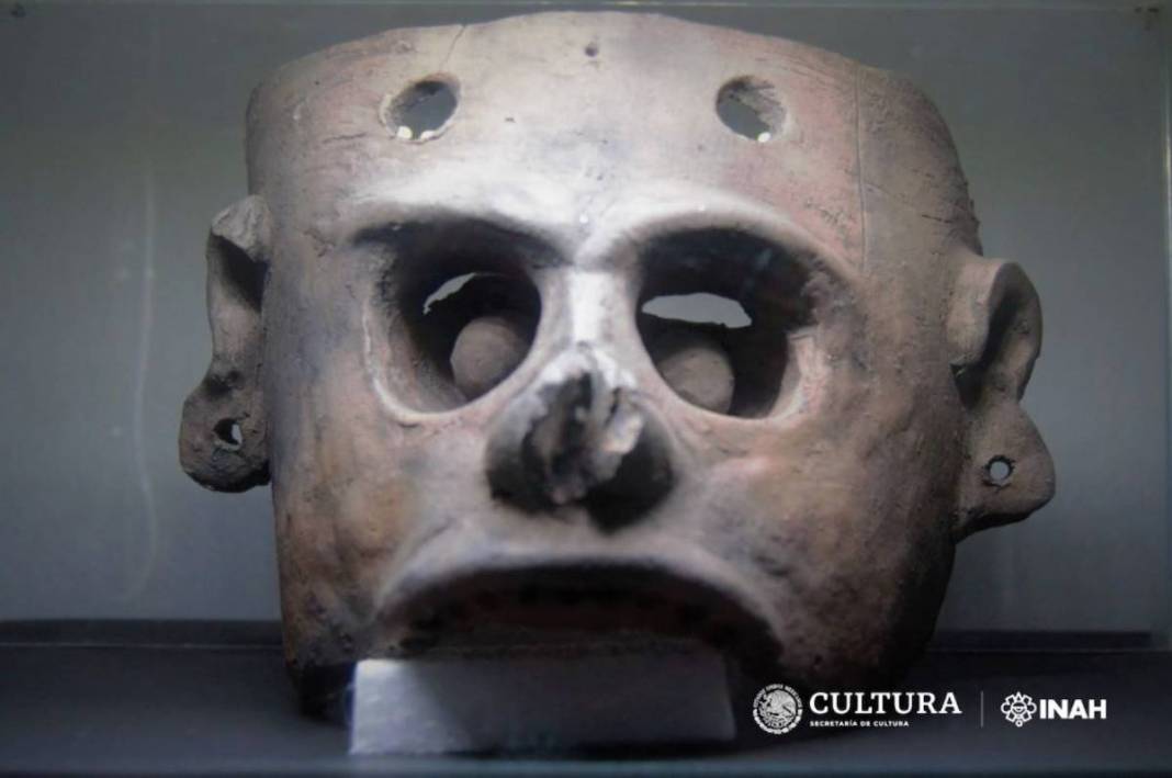 Máscara hallada en los trabajos del Trolebús en Chaco.