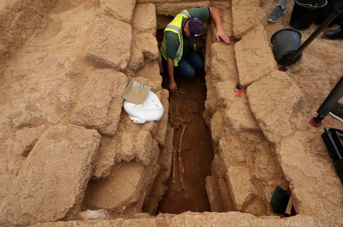 Más de cien tumbas halladas en Palestina.
