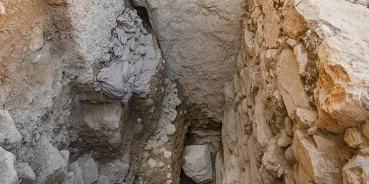 Encuentran un foso que separó la ciudad de David con el Templo del Monte en Jerusalén. Crédito: Israel Antiquities Authority
