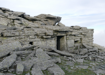 que eran las casas de dragon en grecia