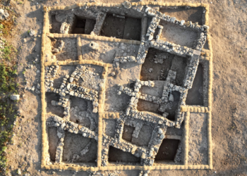 Encuentran cerámicas en Megido que dan cuenta de la presencia de un ejército griego en el siglo VII a.C.