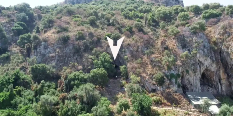 Una cueva en Sicilia demuestra que el poblamiento de la isla es anterior a 16 mil años.