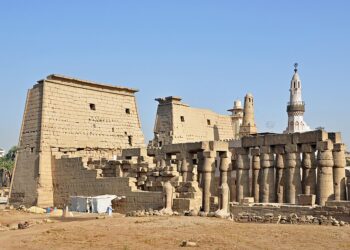 Encuentran tres tumbas en Luxor.