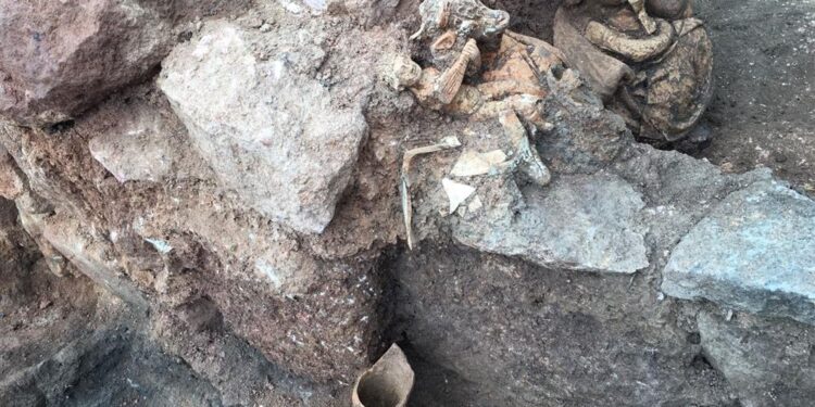 Reinician las excavaciones en el castillo de kurul.