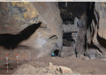 Una cueva en Australia con estrías de dedos ha sido descubierta recientemente.