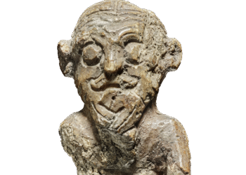 Una figura vikinga revela el peinado de los vikingos.