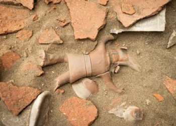 Restos de una ofrenda ritual militar en Chankillo.
