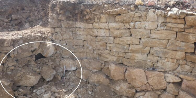 Un cráneo de las Guerras Cántabras ha sido hallado en España.