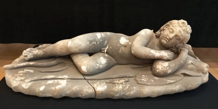 Descubren una estatua romana de Cupido.
