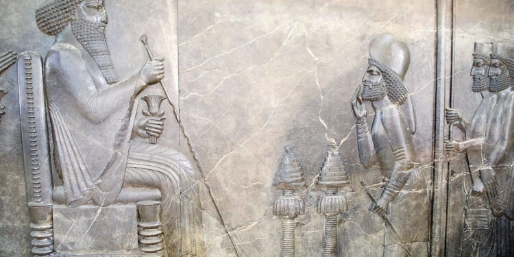 Relieve de piedra de Persépolis mostrando reyes persas y soldados del Imperio Aqueménida, capital ceremonial del Imperio Persa antiguo
