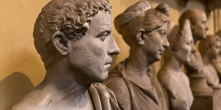 Bustos de ciudadanos romanos representando la diversidad de estatus y comunidad política del imperio romano
