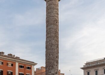 Han restaurado con láseres la Columna de Marco Aurelio.