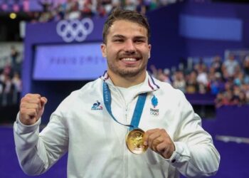 Transformación dorada: cómo Antoine Dupont reescribió la historia del rugby en 2024