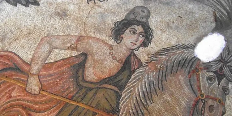 Descubren en Turquía un mosaico con referencias simbólicas de Egipto y Grecia.