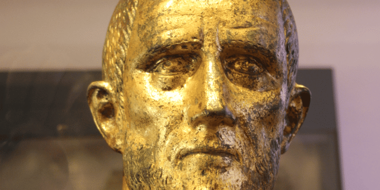 Busto Aureliano emperador romano 214-275 dC escultura retrato mármol restaurador imperio