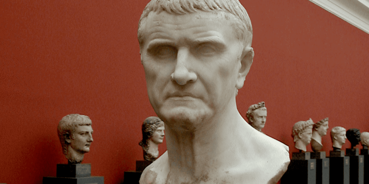 Busto de Marco Licinio Craso, el hombre más rico de Roma y miembro del Primer Triunvirato (115-53 a.C.)