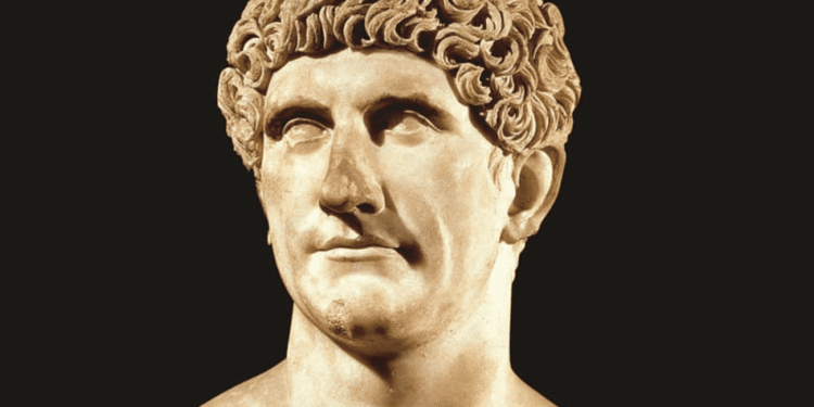 Busto de mármol de Marco Antonio, general romano y miembro del Segundo Triunvirato, siglo I a.C.